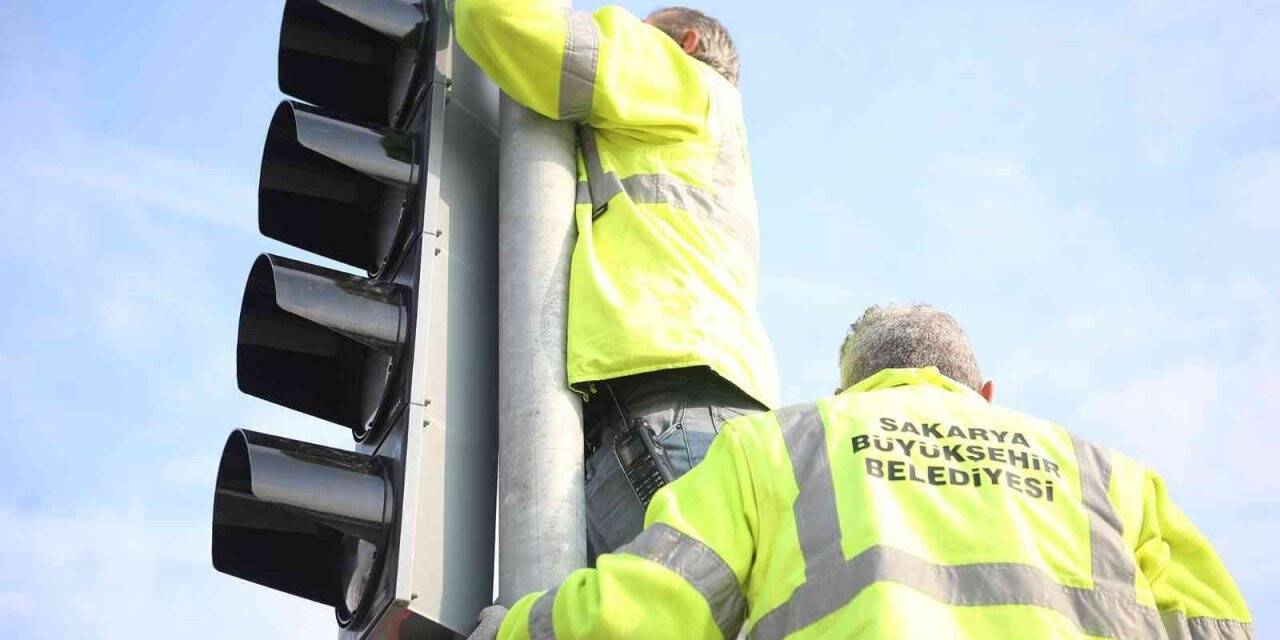 Trafik yoğunluğu yaşanan bölgeye akıllı kavşak sistemi