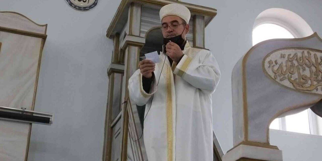 Balıkesir’de bin 600 camide okunan hutbede maske, mesafe ve aşı uyarısı yapıldı