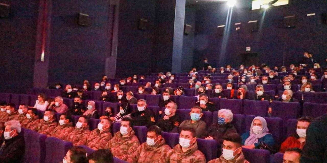 Bursa’da şehit aileleri "Kesişme: Eren İyi ki Varsın" filminde buluştu