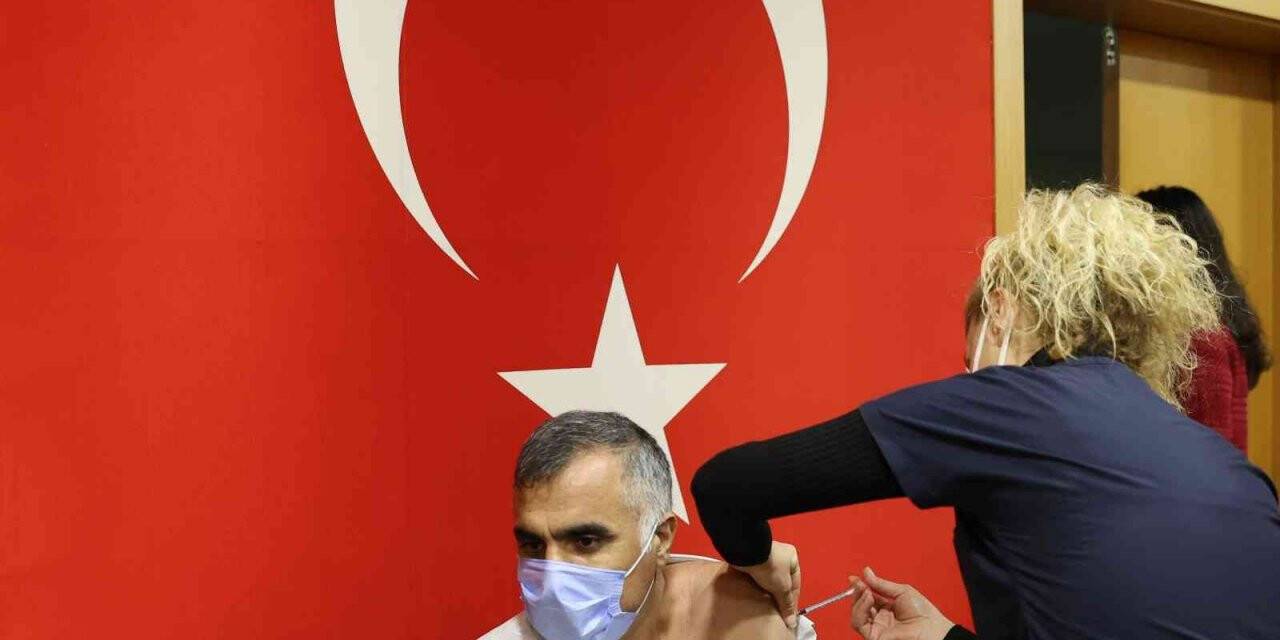 Büyükşehir çalışanlarına 3’üncü doz aşı