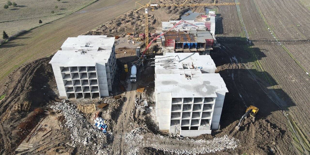 Hayrabolu’da TOKİ konutları yükseliyor