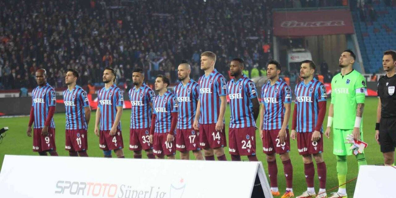 Spor Toto Süper Lig: Trabzonspor: 1 - Yeni Malatyaspor: 0 (İlk yarı)