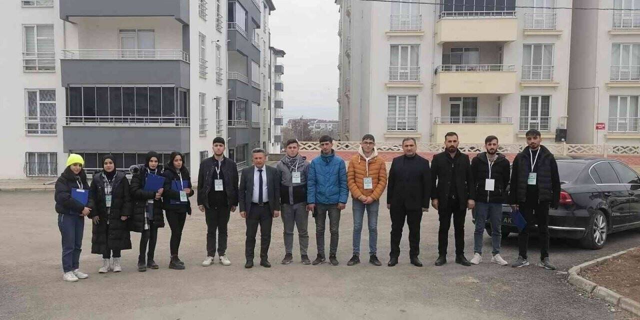 Yazıkonak’ta  halkın öneri, istek  ve şikayetleri kapı kapı ziyaret edilerek alınıyor