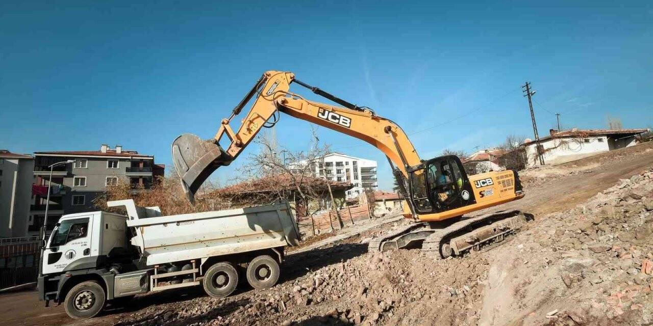 Altındağ’a 44 kilometre yeni yol