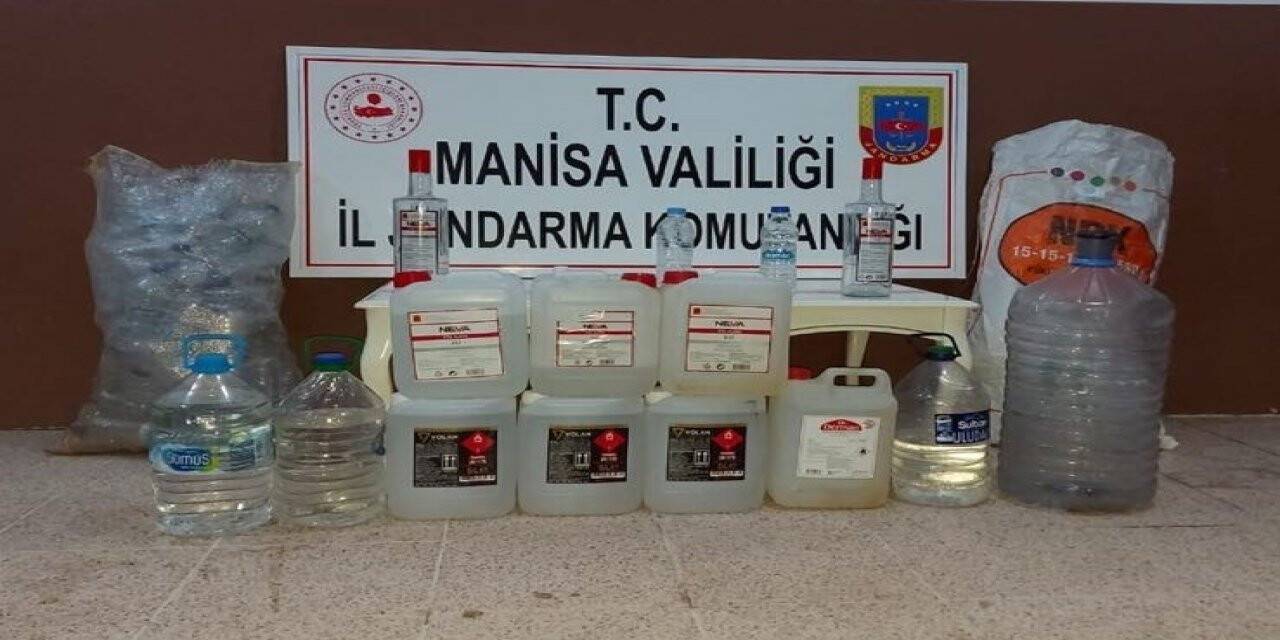Manisa’da sahte içki operasyonu: Yaşlı adamın evinde 50 litre etil alkol ele geçirildi