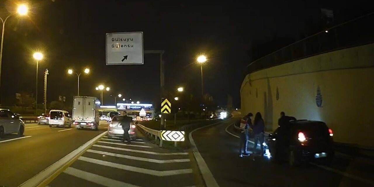 Maltepe’de dublör şoför oyunu: Makas atarken bariyerlere daldı, aracı bırakıp kaçtı