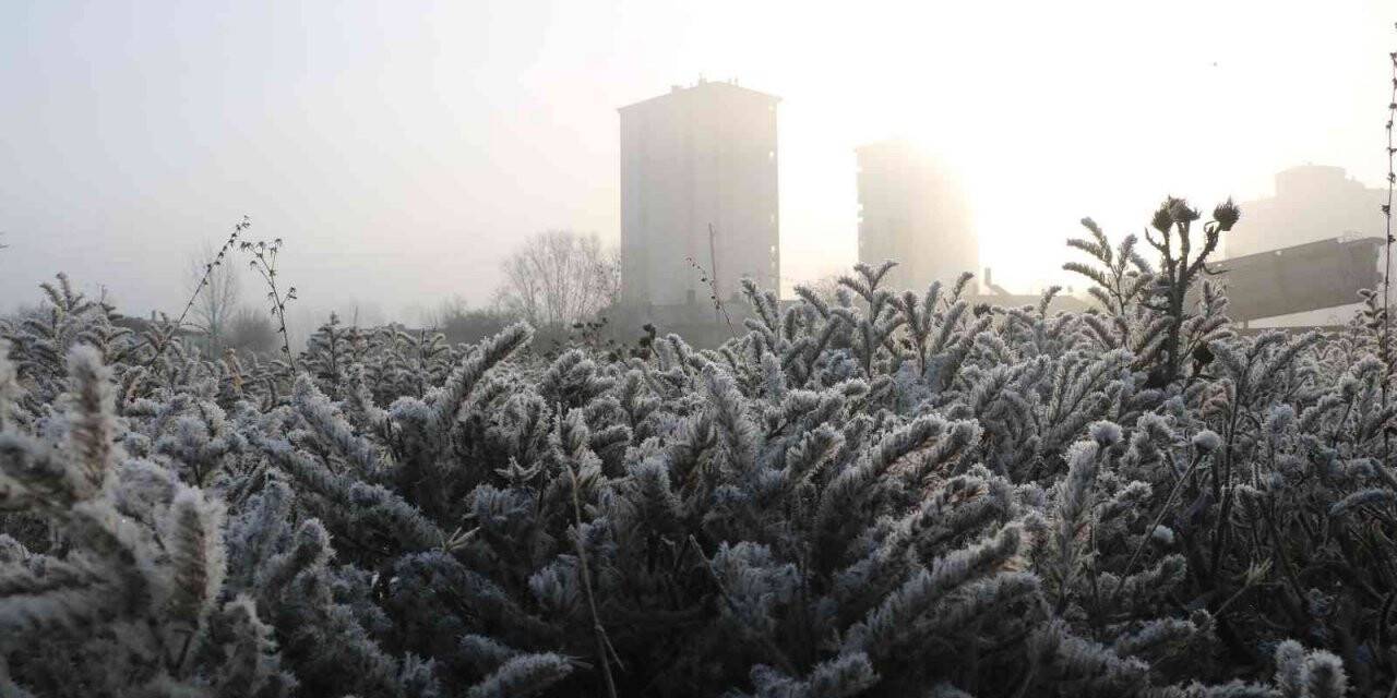 Sivas sisli bir sabaha uyandı, ortaya kartpostallık manzaralar çıktı