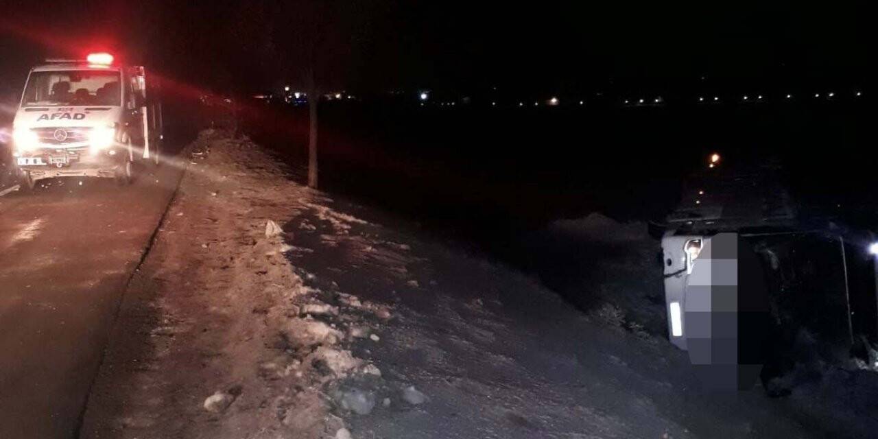 Bitlis’te yolcu otobüsü devrildi: 15 yaralı