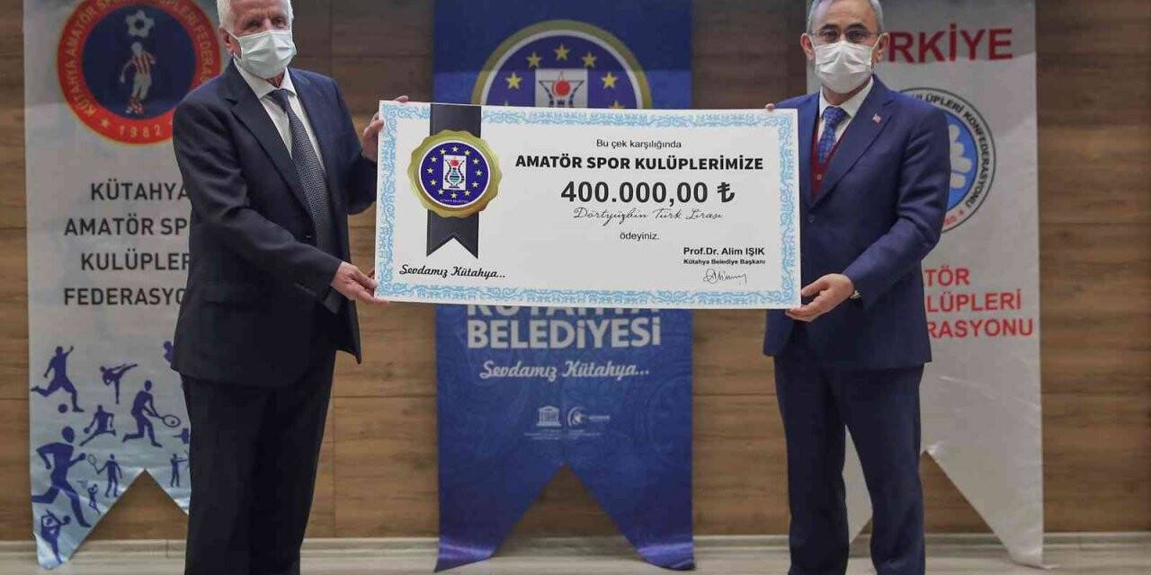 Kütahya Belediyesi’nden 66 amatör spor kulübüne 400 bin TL’lik nakdi yardım