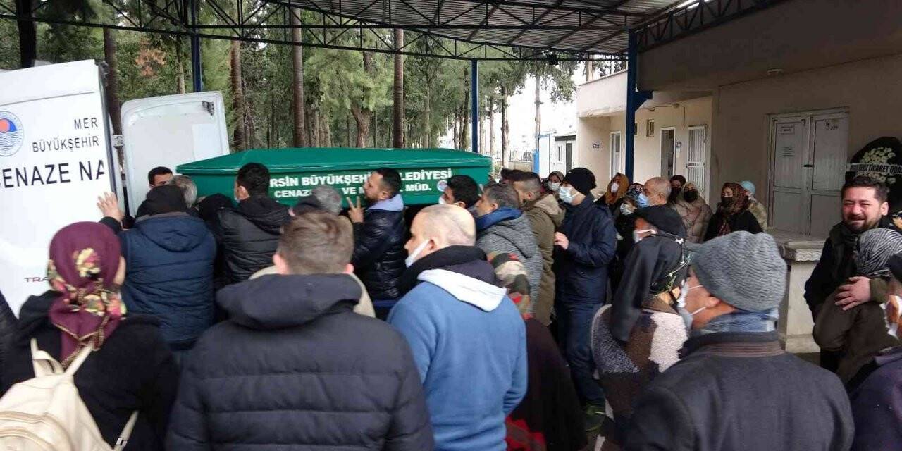Eski nişanlısı tarafından öldürülen genç kadın son yolculuğuna uğurlandı