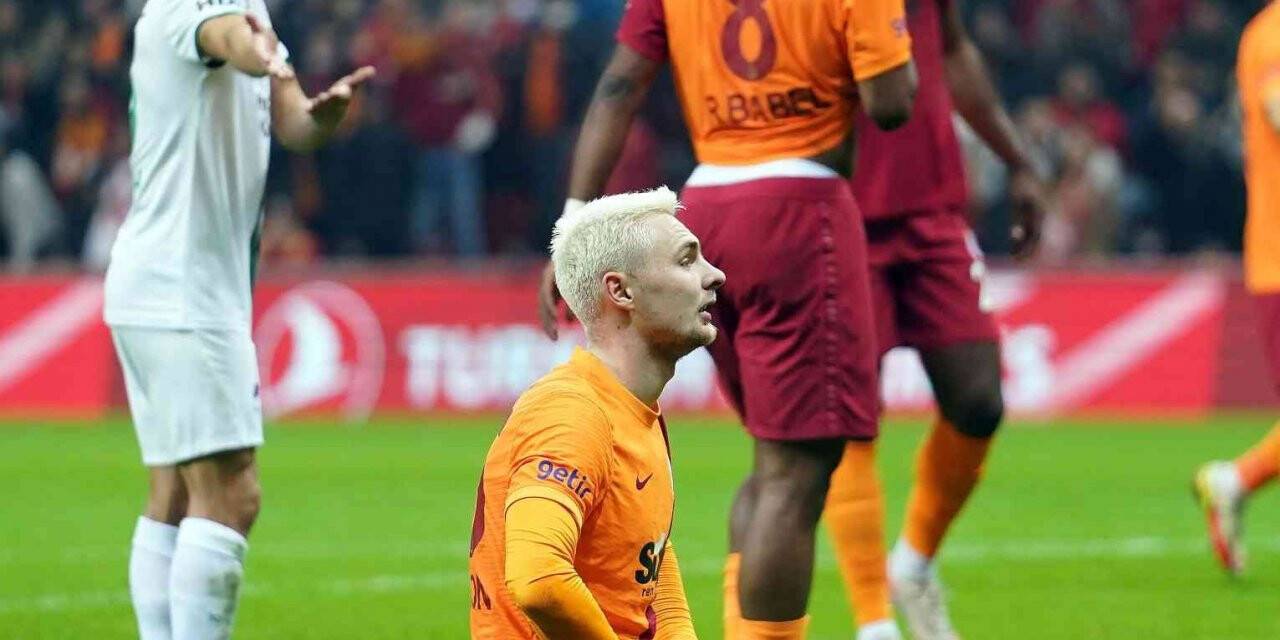 Victor Nelsson cezalı duruma düştü