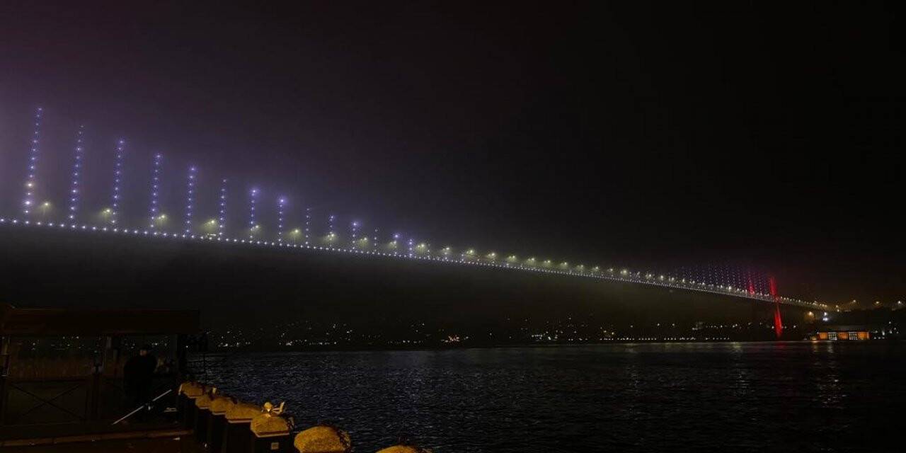 İstanbul güne sisle uyandı