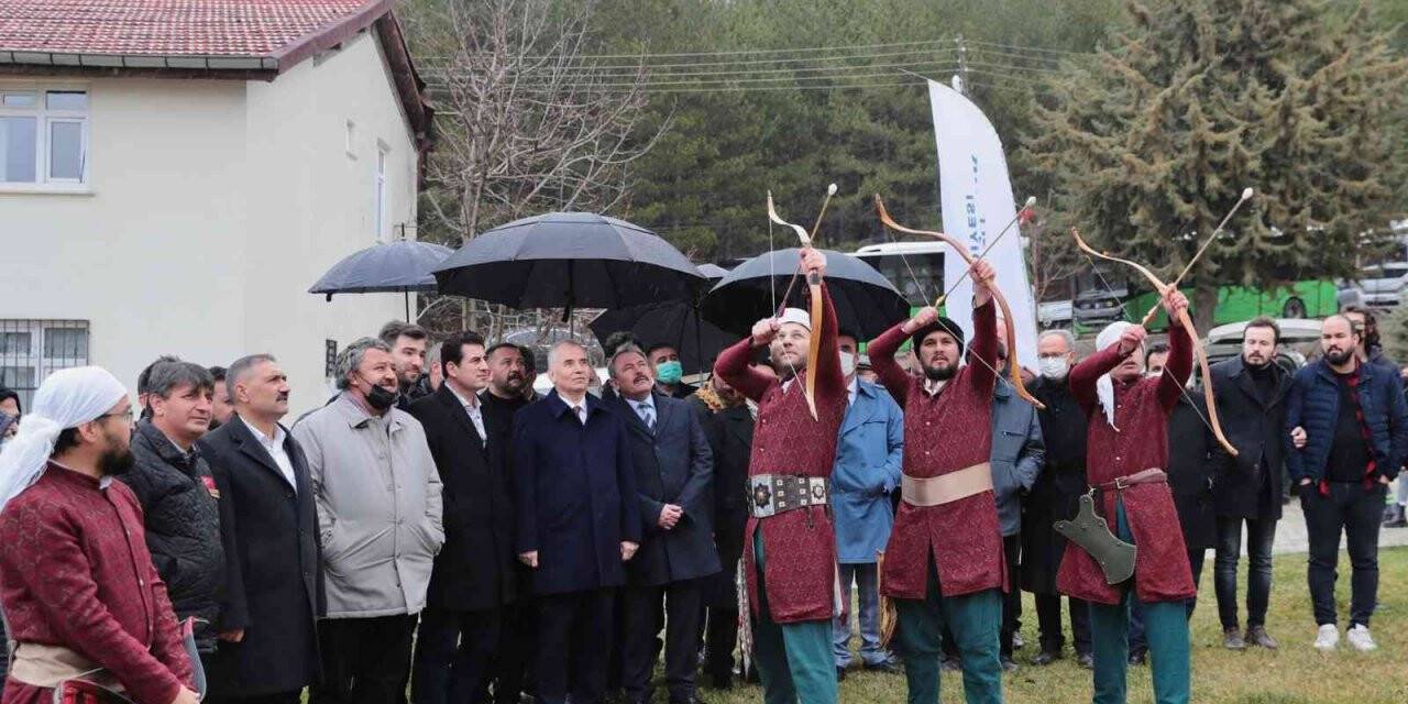 Denizli’de tarihi zaferin kahramanları 874. yılında da unutulmadı