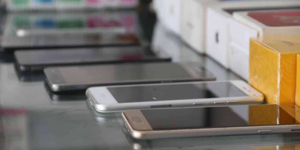 Taksit düzenlemesini olumlu bulan telefoncular yenilenmiş telefon satışında rekabetin de korunmasını istiyor