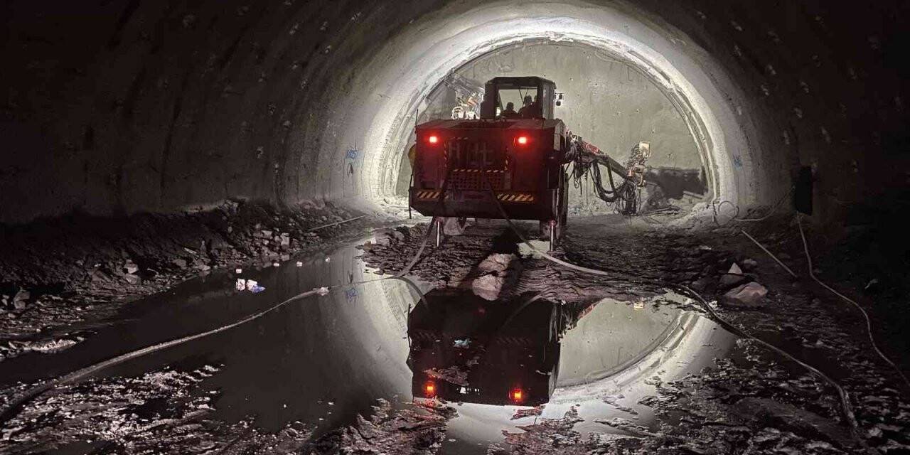 Karadeniz Sahil Yolunda dev tünellerin inşası sürüyor
