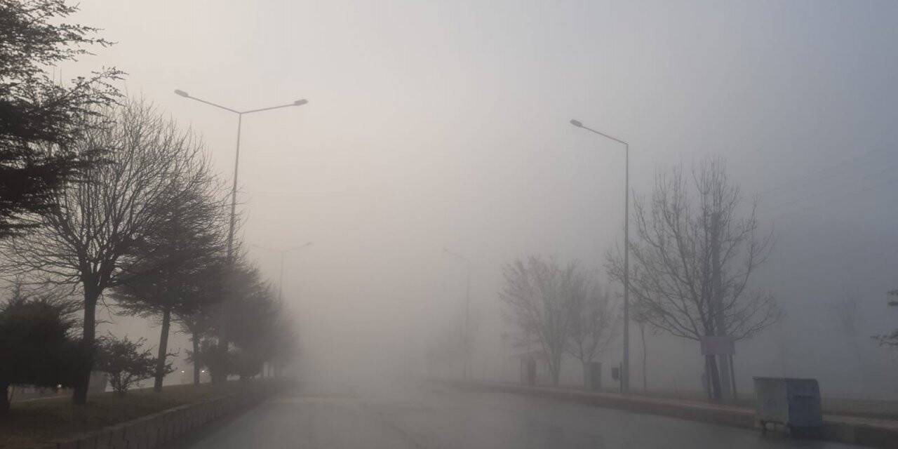 Afyonkarahisar’da sisli hava etkili oldu
