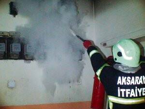 APARTMANDA YANGIN PANİĞİ
