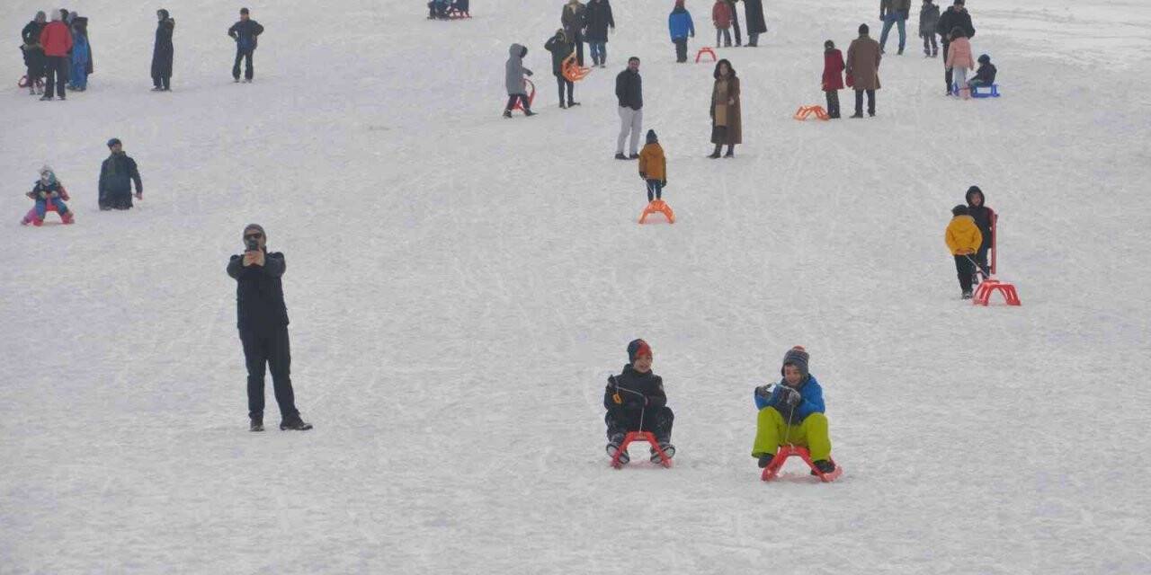 Muş’ta kayak sezonu başladı