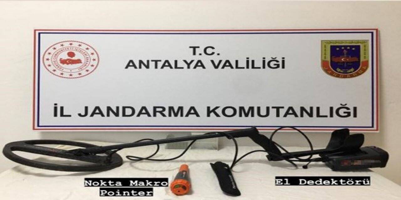 Kaçak kazı yapan 5 şüpheli jandarmaya suçüstü yakalandı