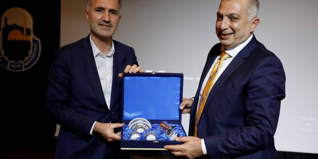 İnegöl’de ‘Mavi Vatan’ söyleşine yoğun ilgi