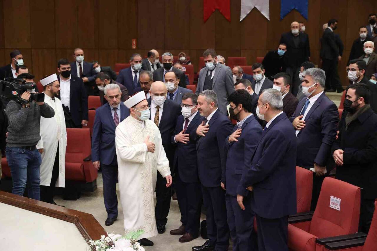 Diyanet İşleri Başkanı Erbaş: “Kur’an-ı Kerim’i en güzel şekilde okumalı, anlamalı, yaşamalıyız”