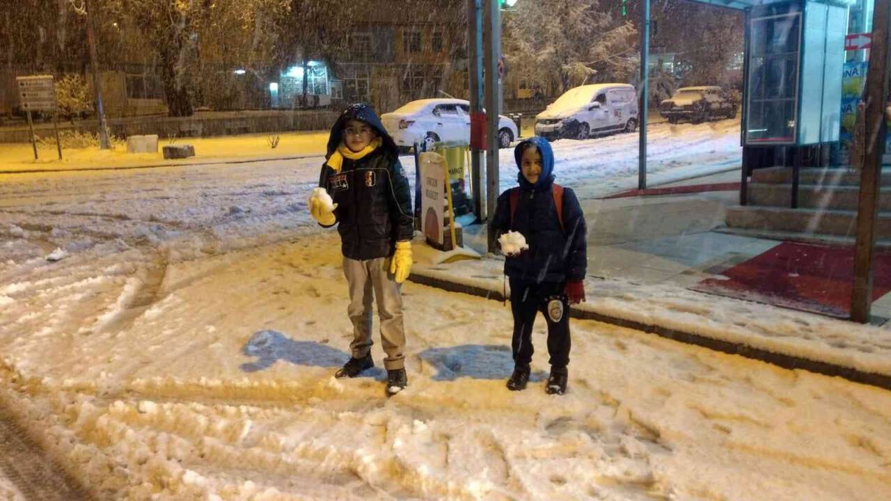 Çameli’de eğitime 1 gün kar tatili verildi