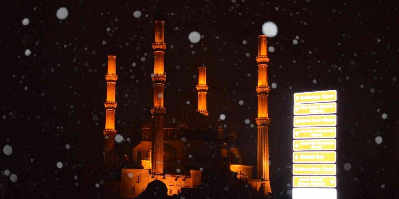 Kar yağışı etkisini artırıyor