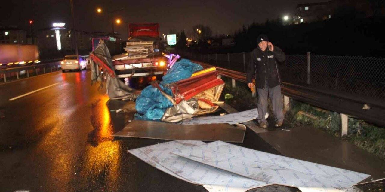 TEM’de 2 tır ve 1 kamyonetin karıştığı zincirleme kazada faciadan dönüldü