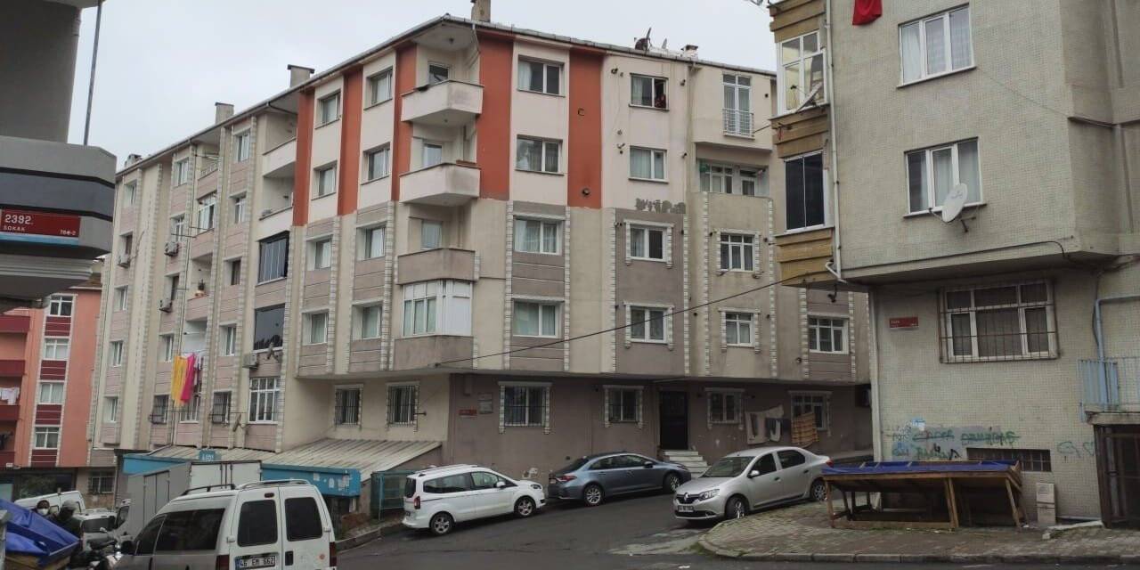 Sultangazi’de babasından dayak yiyen çocuk 4’üncü kattan atladı