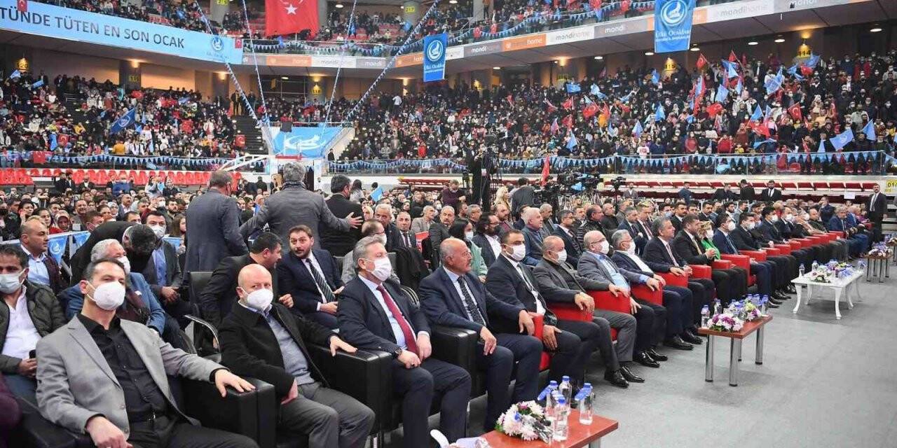 Başkan Büyükkılıç, Kayseri Gençlik Şöleni’ne katıldı