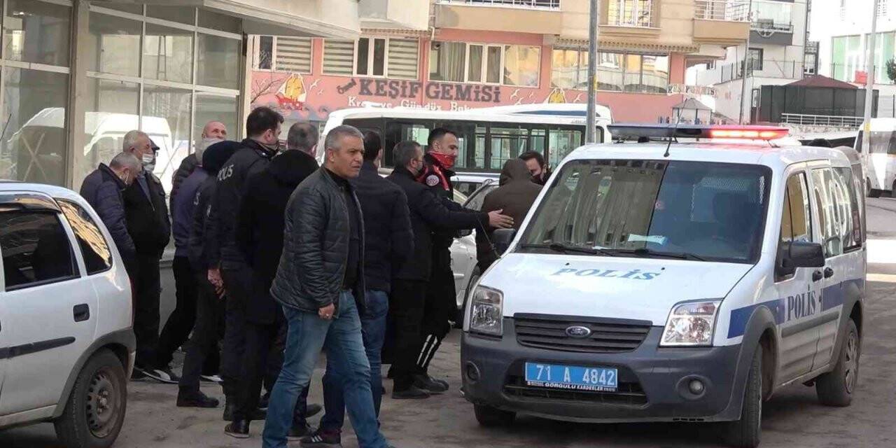 Tartıştığı karısını bacağından bıçakladı