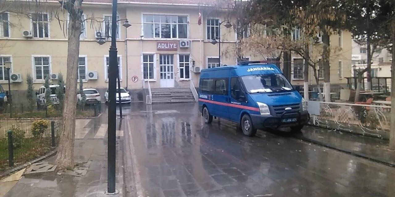 Besni’de bıçaklı kavga: 1 yaralı