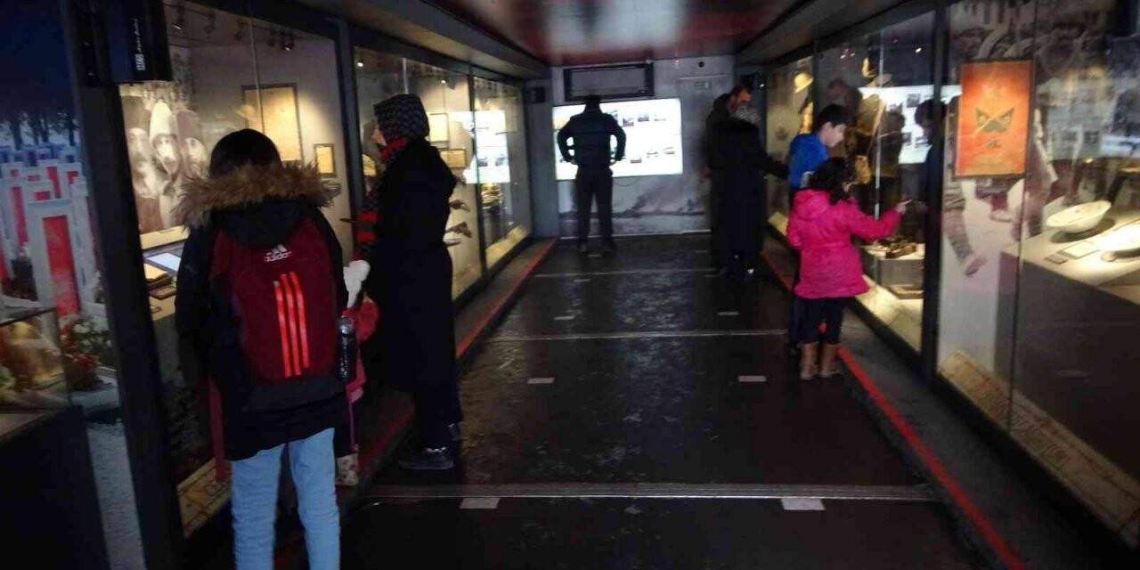 "Çanakkale Savaşları Mobil Müze Tırı" Muş’ta