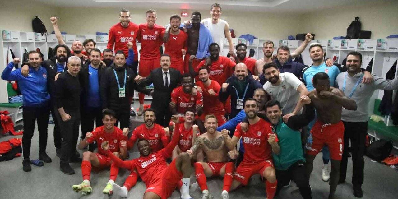 Yiğidolar’dan galibiyet pozu