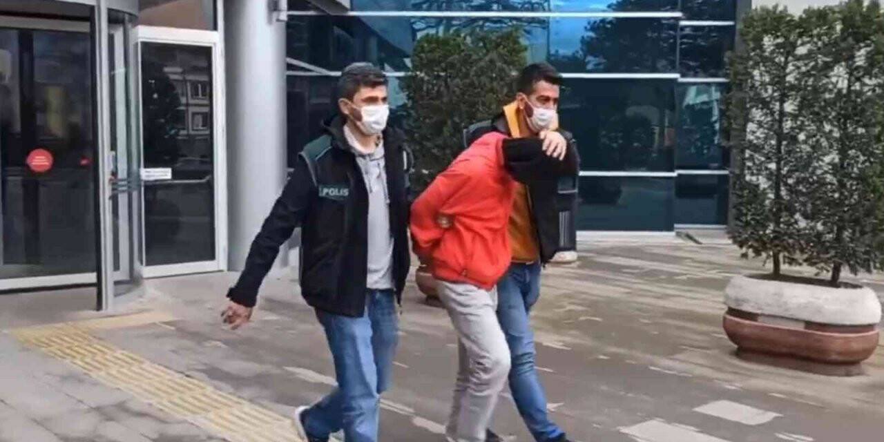 Canlı yayında uyuşturucu madde içen 2 şahıs tutuklandı