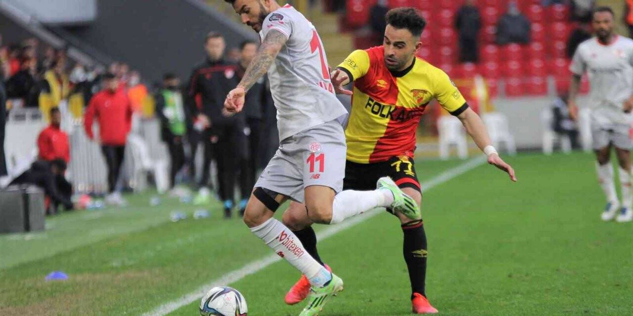 Spor Toto Süper Lig: Göztepe: 4 - Antalyaspor: 0 (Maç sonucu)