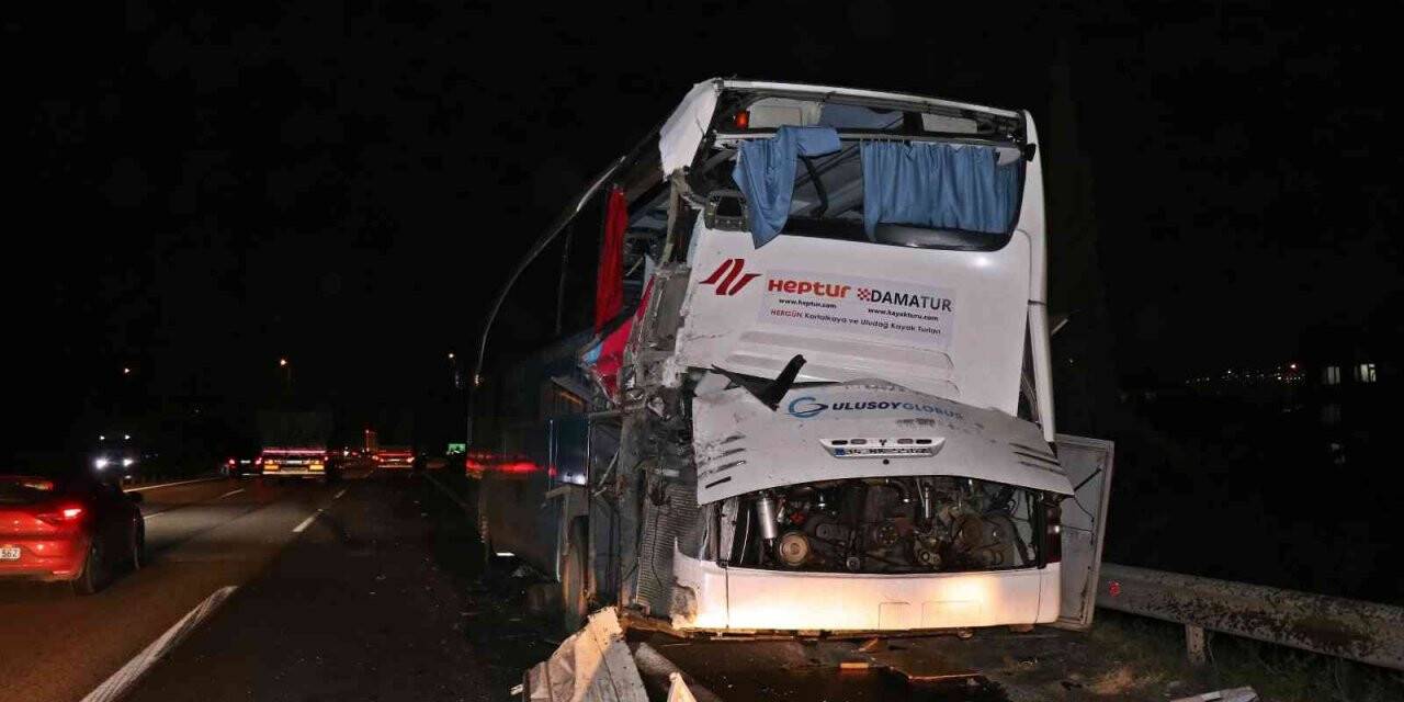 Otoyolda faciadan dönüldü, İstanbul istikametinde uzun araç kuyrukları oluştu