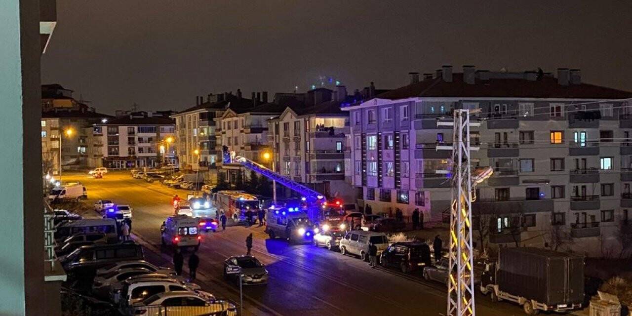 Ankara’da hırsızlık şüphelisi evine gelen polis ekiplerinden kaçmak isterken apartman boşluğuna sıkıştı