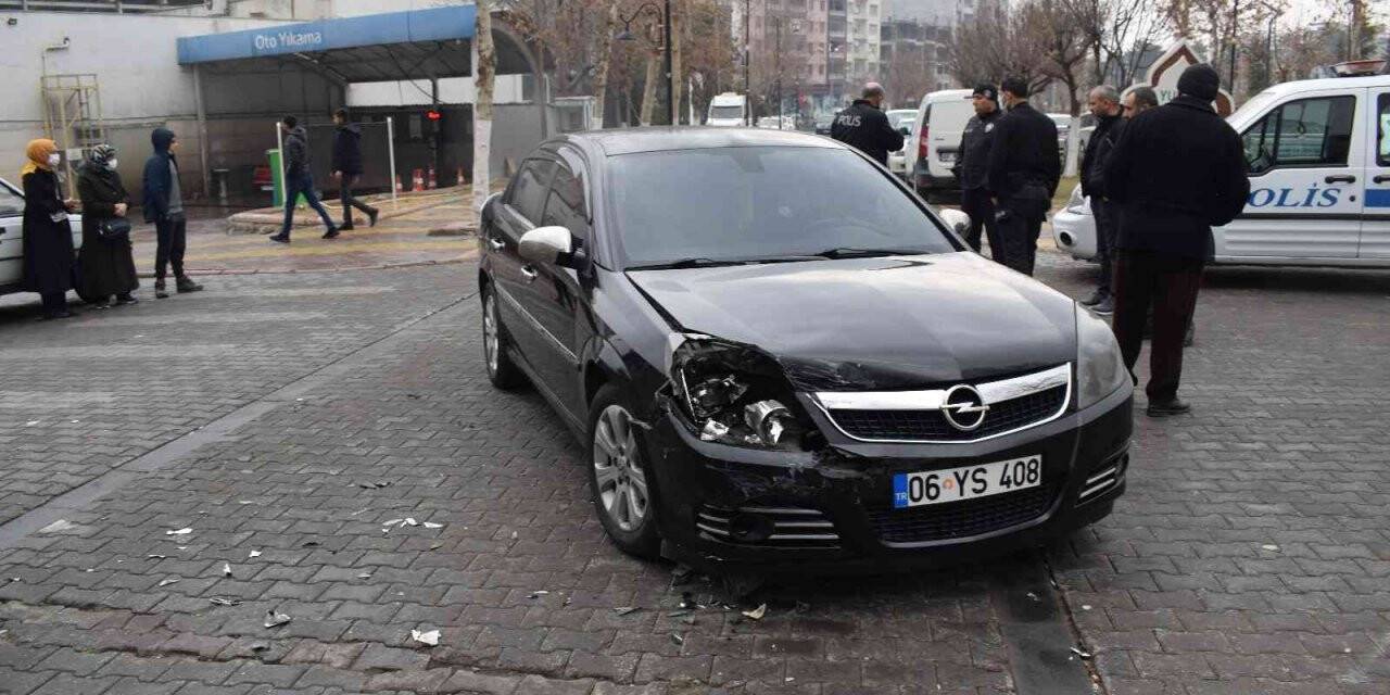 Malatya’da iki otomobil çarpıştı: 1 yaralı