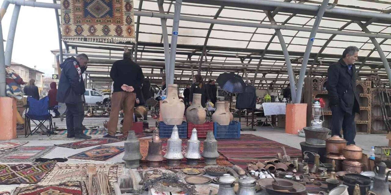 Antika meraklıları bir araya geldi