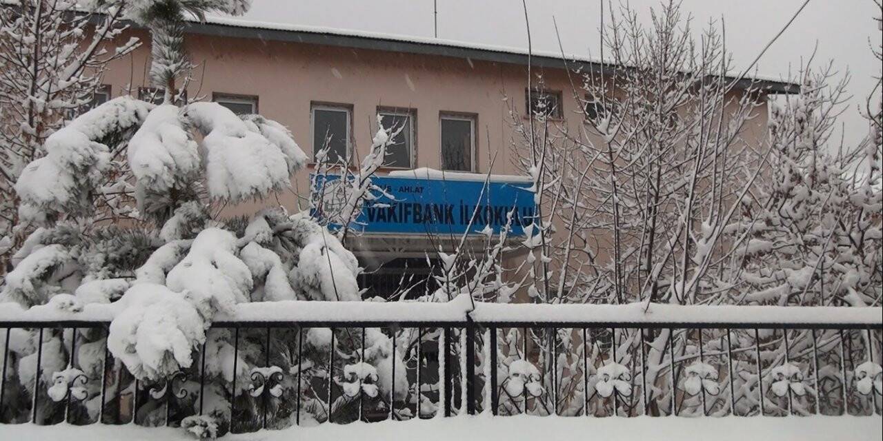 Ahlat’ta eğitime 1 gün ara verildi