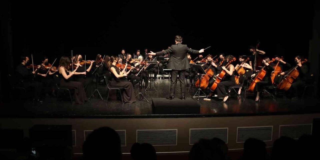 Nilüfer Oda Orkestrası hayran bıraktı