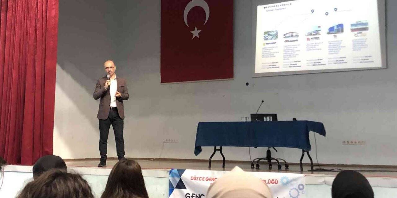 Alanında uzman isimler gençlerle bir araya geliyor