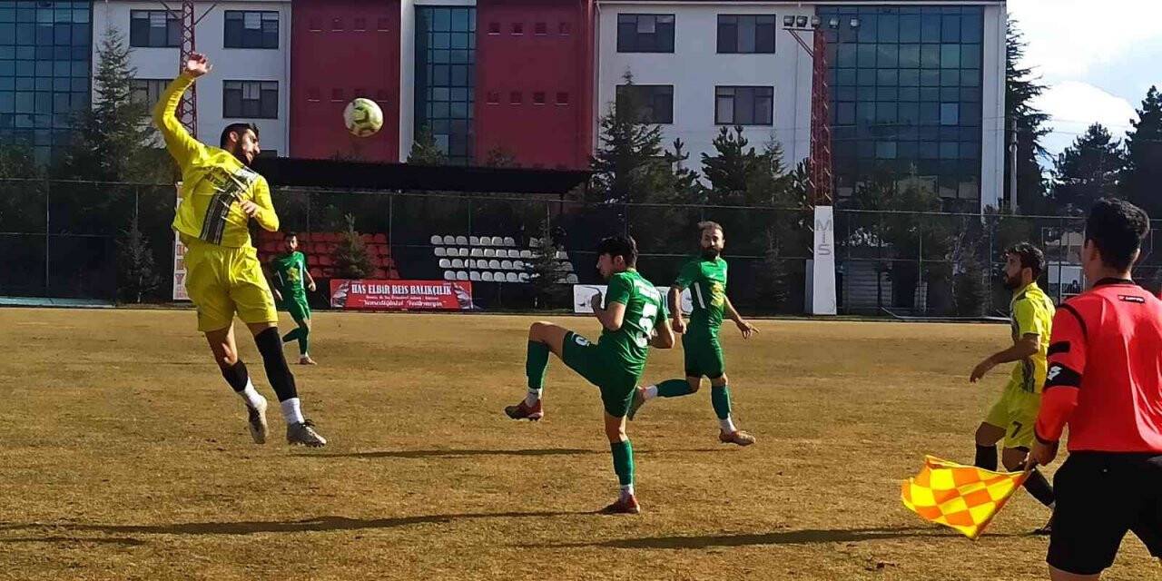 Şuhut Hisarspor 3 puanı 3 golle kaptı