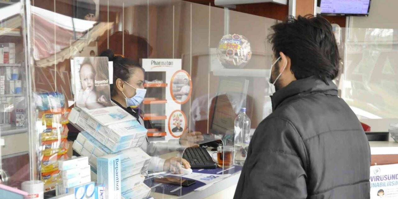 Grip ile koronavirüsü karıştıranlar eczacılara ve aile hekimlerine koşuyor