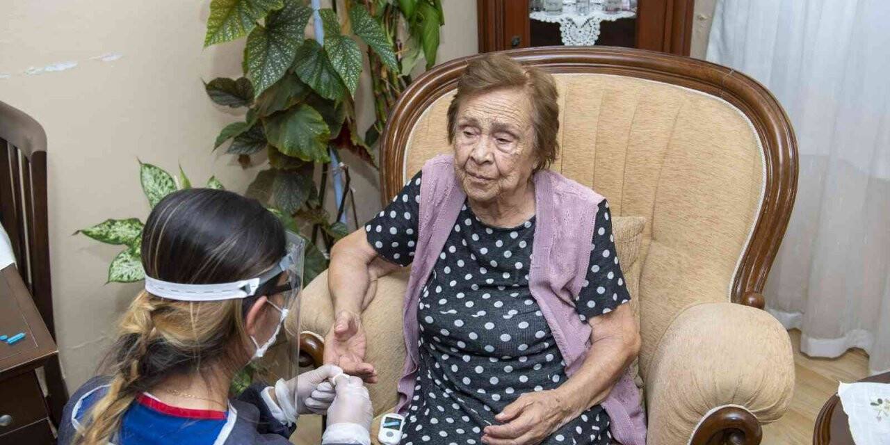 Mersin Büyükşehir Belediyesi, 2021’de 30 bin haneye evde sağlık hizmeti sundu
