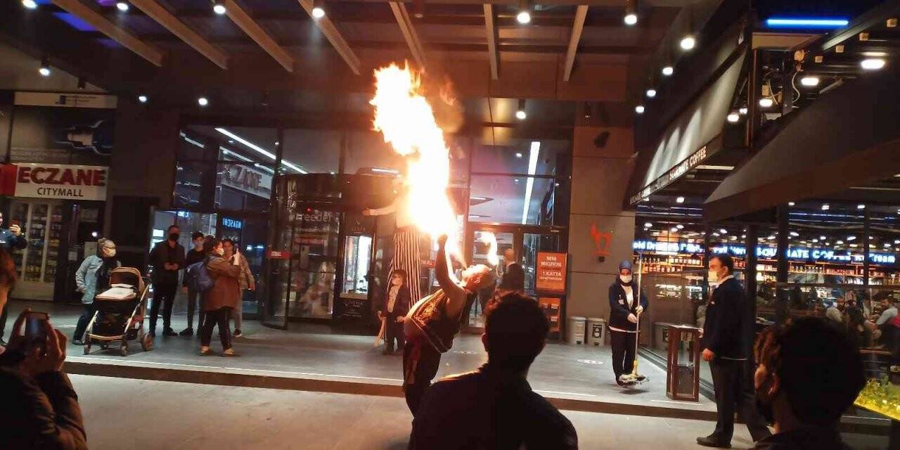 AVM’de ateş şov