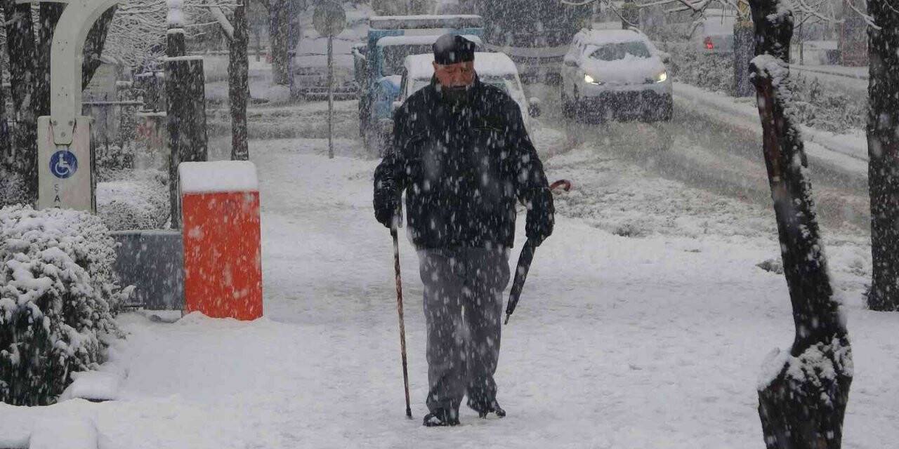 Bingöl’de 103 köy yolu ulaşıma kapandı