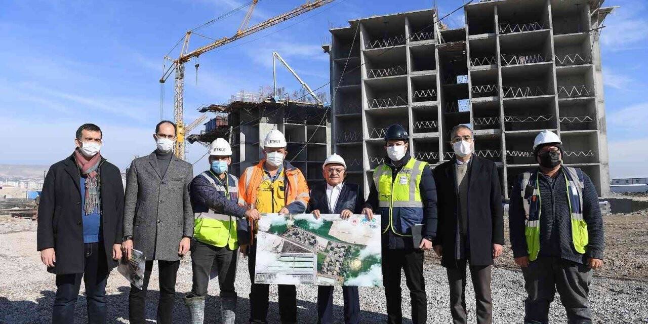 Başkan Büyükkılıç, 200 milyon TL’lik Kentsel Dönüşüm Projesi’ni yerinde inceledi