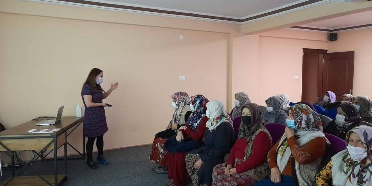 "Covid 19 Salgın Yönetimi ve Evdeki Hasta İzlenimi" semineri